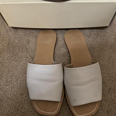 Shoes size 7 to 7 1/2 women’s.