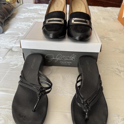 Shoes size 7 to 7 1/2 women’s.