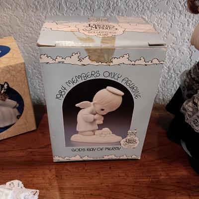 PORCELAIN DOLLS AND FIGURINES