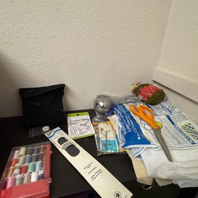 Miscellaneous sewing items.
