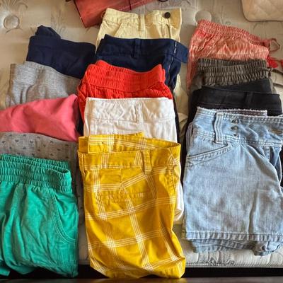 Women’s shorts sizes 4-8