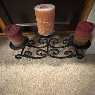 Miscellaneous home decor.
