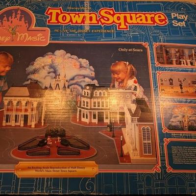 Sale Photo Thumbnail #218: Box not checked to confirm pieces but believed to be mostly, if not all, included.  Box pictures pulled from internet to show what model is supposed to look like.  Comes with some figures - more may be included in box.

General disclaimer: this is a previ