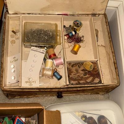 M530 Lot of Sewing Materials and Accessories
