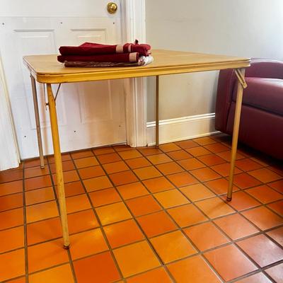 G528 Card Table with Three Red Covers