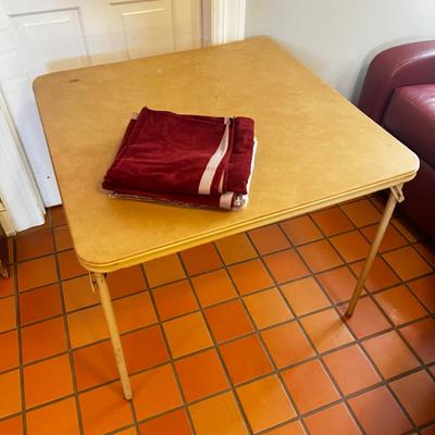 G528 Card Table with Three Red Covers
