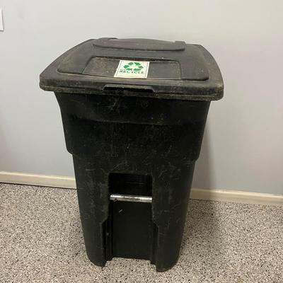 64 Gallon Toter Wheeled Garbage Bin & More (G-MG)