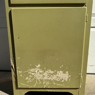 G532 Vintage Green Cabinet