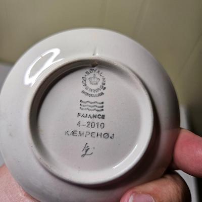 Sale Photo Thumbnail #278: General disclaimer: this is a previously owned, antique/vintage/retro item. This means that the product may have imperfections or indication of previous wear. Photos taken are to the best of our ability and represent the item as accurately as possible. Th