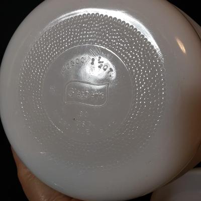Hamilton Beach Mixer W/Milk Glass Bowls and More Vintage Kitchen (K-KD)