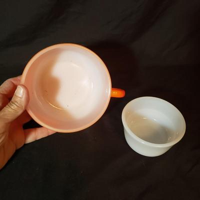 Hamilton Beach Mixer W/Milk Glass Bowls and More Vintage Kitchen (K-KD)
