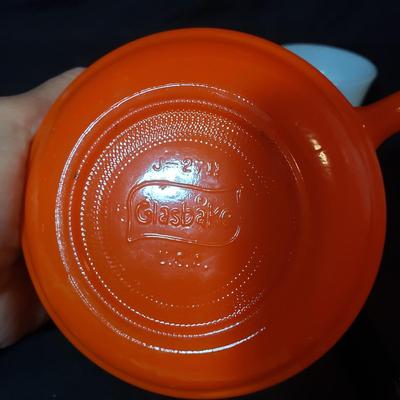 Hamilton Beach Mixer W/Milk Glass Bowls and More Vintage Kitchen (K-KD)