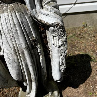 G534 Concrete Virgin Mary Statue