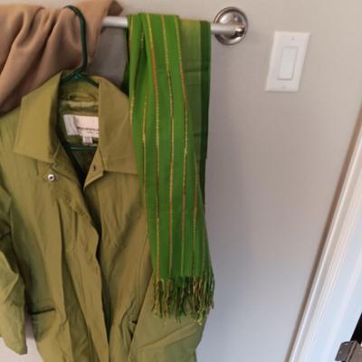 LADIES WEATHERPROOF GARMENT CO LIGHTWEIGHT JACKET WITH SCARVES SMALL