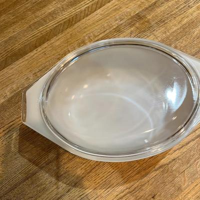 Pyrex Golden Rosette Covered Casserole Dish (K)