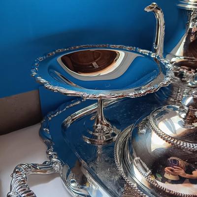 ONEIDA TEA AND COFFEE SERVICE WITH EXTRAS