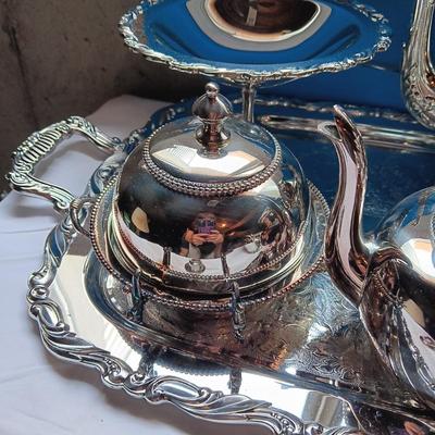 ONEIDA TEA AND COFFEE SERVICE WITH EXTRAS