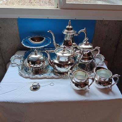 ONEIDA TEA AND COFFEE SERVICE WITH EXTRAS