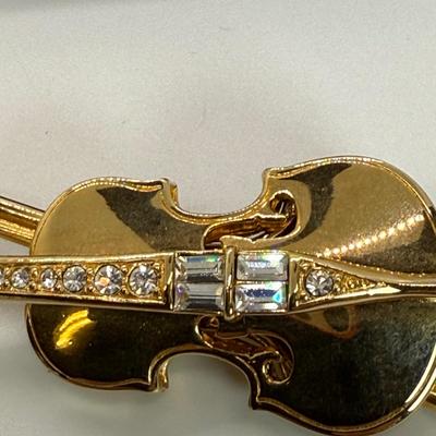 LOT 111: Swarovski Crystal Violin Pin Brooch Signed with Swarovski Box