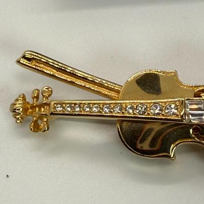 LOT 111: Swarovski Crystal Violin Pin Brooch Signed with Swarovski Box