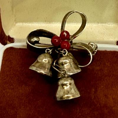 LOT 113 Sterling Cross & 151/2” Necklace 1.4g, Diamond Snowflake 925 Sterling 18” Necklace and Sterling Bell Pin 4.6 gtw