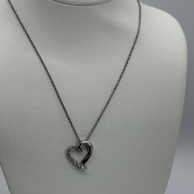 LOT 116: 925 SAZ Diamond Heart Pendant Necklace 18” wt 2.5gtw