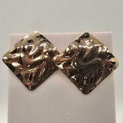 LOT 150jewelry: Vintage Gold-tone Clip-on Earrings
