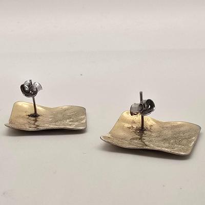 LOT 150jewelry: Vintage Gold-tone Clip-on Earrings