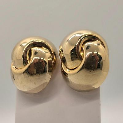 LOT 150jewelry: Vintage Gold-tone Clip-on Earrings