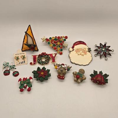 LOT 154jewelry: Religious Pendants, Pins and Holiday Themed Pins, Button Covers