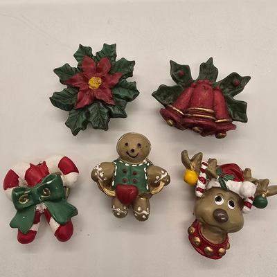 LOT 154jewelry: Religious Pendants, Pins and Holiday Themed Pins, Button Covers