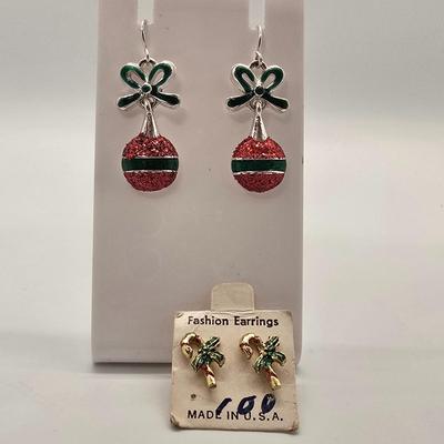 LOT 154jewelry: Religious Pendants, Pins and Holiday Themed Pins, Button Covers