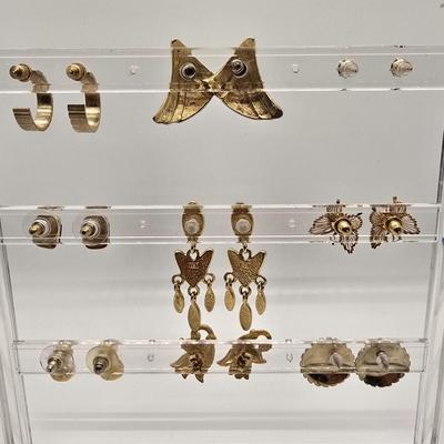 LOT 158jewelry: US Dime Necklace and Earrings, Enamel Flower Pendant and Earrings, Assorted Earrings