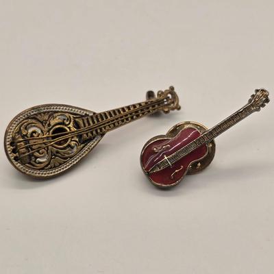 LOT 159jewelry: Denton China Brooches and Earrings with Cameo and Assorted Pins