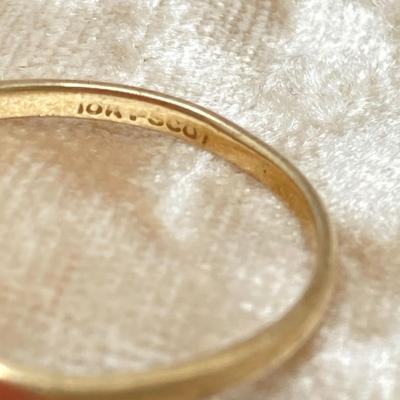 LOT 192: Gold and Green Gemstone Ring Sz 5, 10K 1.69 gtw