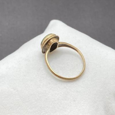 LOT 192: Gold and Green Gemstone Ring Sz 5, 10K 1.69 gtw