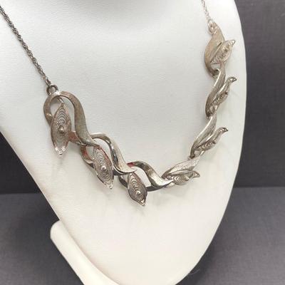 LOT 195: Sterling Silver Necklace, Bracelet and Screw Back Earring Set - 15.5 gtw