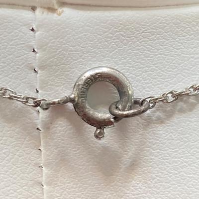 LOT 195: Sterling Silver Necklace, Bracelet and Screw Back Earring Set - 15.5 gtw