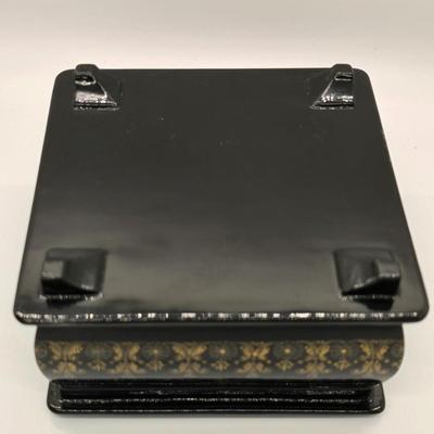 LOT 204: Beautiful Kholui Russian Laquer Box handpainted and signed by Artist