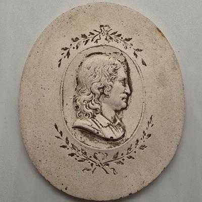 LOT 205: Grand Tour Intaglio Replicas- Great project pieces