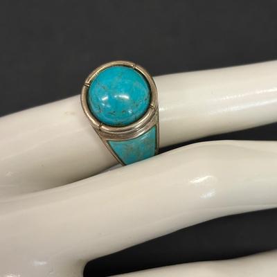 LOT 241: Sterling Silver (925) & Turquoise Ring, Sz 7