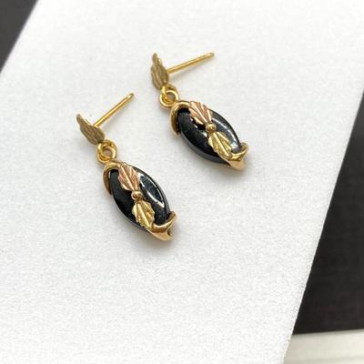 LOT 244: Yellow Gold and Black Onyx Pierced Earrings - 10K, 2.21 gtw