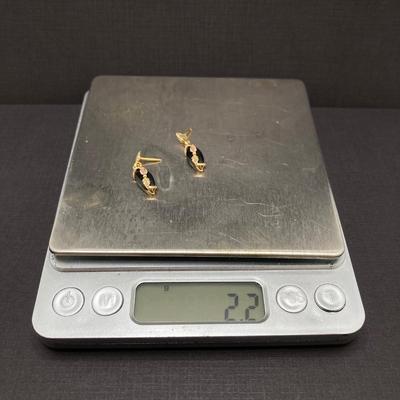 LOT 244: Yellow Gold and Black Onyx Pierced Earrings - 10K, 2.21 gtw