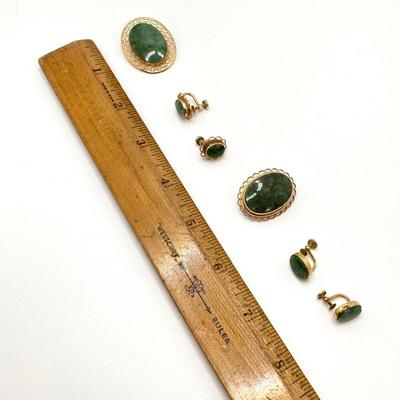 LOT 250: Vintage Moss Agate Gold Filled Collection - Pendant, Brooch and Screw Back Earrings