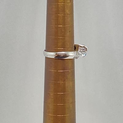 LOT 255: Dazzling Sterling 925 Cubic Zirconia Ring Sz 9
