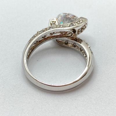 LOT 255: Dazzling Sterling 925 Cubic Zirconia Ring Sz 9