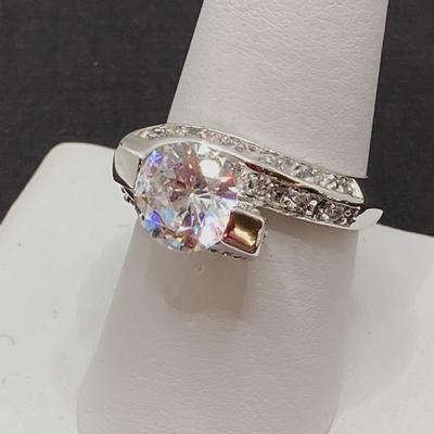 LOT 255: Dazzling Sterling 925 Cubic Zirconia Ring Sz 9