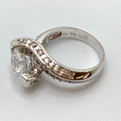 LOT 255: Dazzling Sterling 925 Cubic Zirconia Ring Sz 9