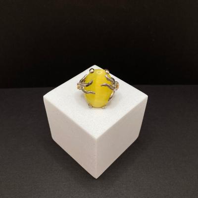 LOT 258: Beautiful Collection of Fashion Rings - Sizes 4.5 to 10