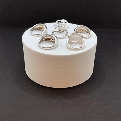 LOT 261: Collection of Shiny 925 Sterling Rings Sizes 8 and 9 - 24.4 gtw